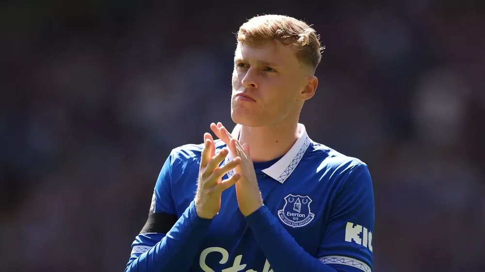 Jarrad Branthwaite gần như chắc chắn chia tay Everton vào mùa hè này. ẢNH: GETTY manchester-united-everton-Branthwaite.jpg
