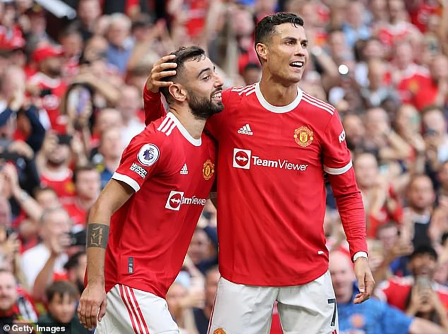 Ronaldo muốn Bruno Fernandes gia nhập Al Nassr cùng anh. ẢNH: GETTY ronaldo-bruno-fernandes-mu.jpg