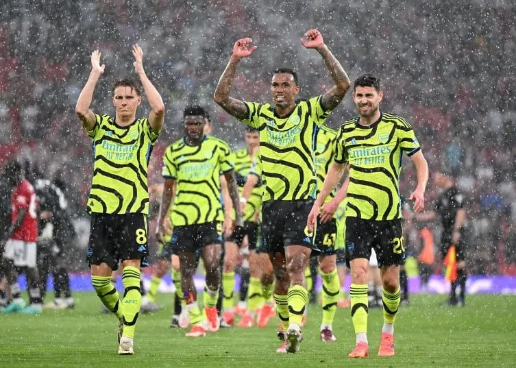 Arsenal đang hướng đến chức vô địch sau 20 năm chờ đợi. Ảnh: Getty premier-league-arsenal.jpeg