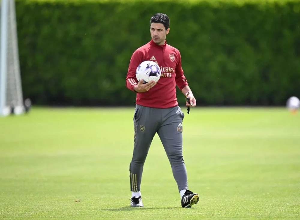 Arteta không chờ vào phép màu nhưng ông vẫn đặt niềm tin vào việc West Ham ngáng đường Man City. ẢNH: GETTY arsenal-mikel-arteta.jpg