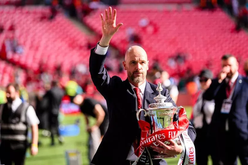 Ten Hag giành danh hiệu thứ hai trong hai năm ở MU. ẢNH: GETTY mu-erik-ten-hag.jpg