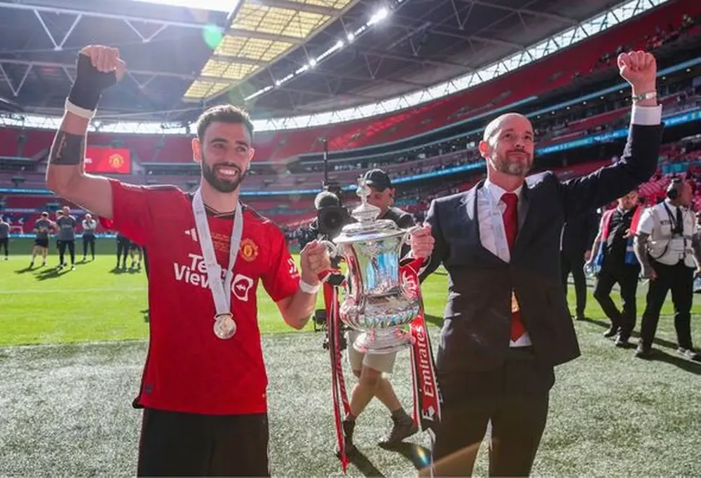 Ten Hag giành 2 danh hiệu trong 2 năm ở MU. ẢNH: GETTY mu-erik-ten-hag.jpg