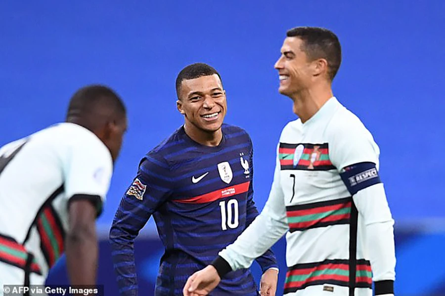 Ronaldo lên tiếng về Mbappe. ẢNH: GETTY Ronaldo lên tiếng về Mbappe