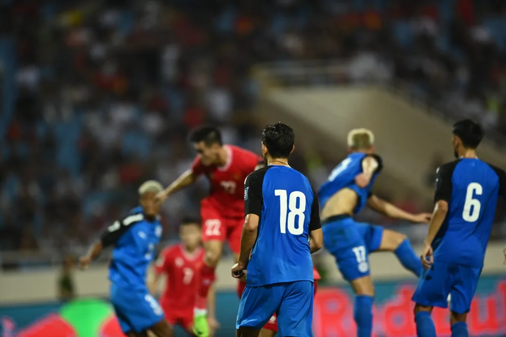 Tiến Linh đánh đầu ghi bàn nâng tỉ số lên 2-1 cho Việt Nam. ẢNH: ANH THỊNH tien-linh-1.jpeg