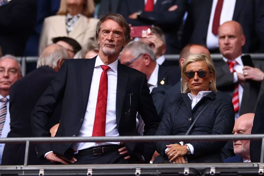 Việc Sir Jim Ratcliffe gặp HLV Thomas Tuchel cho thấy tương lai của HLV Erik Ten Hag ở Manchester United không được đảm bảo. ẢNH: GETTY Sir Jim Ratcliffe, MU