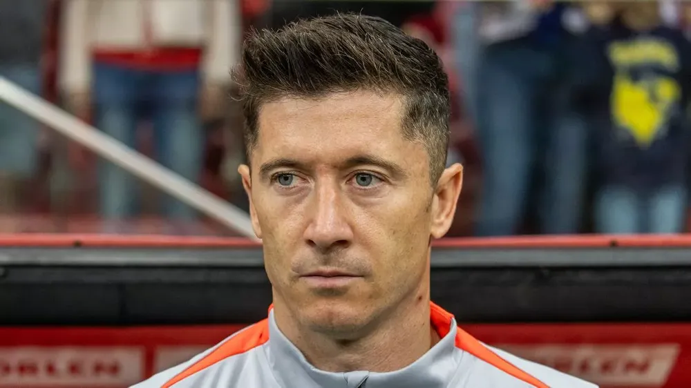 Lewandowski là đội trưởng, ngôi sao số 1 tuyển Ba Lan. ẢNH: GETTY euro-2024-Robert-Lewandowski.jpg