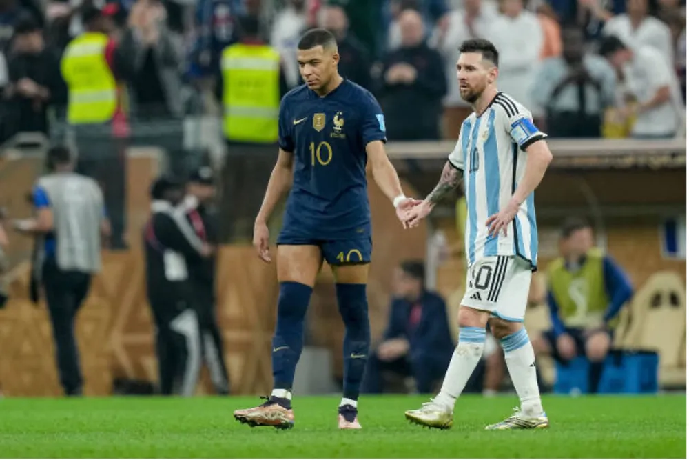 Messi phản pháo Mbappe về Euro và World Cup. Ảnh: GETTY Messi phản pháo Mbappe