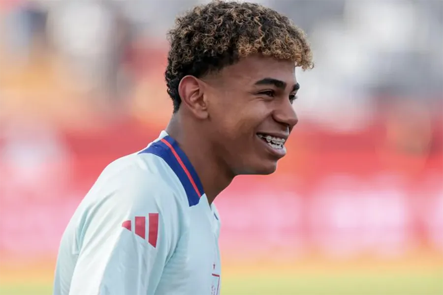 Lamine Yamal mới 16 tuổi là sao trẻ đáng chú ý nhất Euro 2024, anh có cơ hội ra sân cùng tuyển Tây Ban Nha ở vòng bảng Euro 2024. ẢNH: UEFA Vòng bảng Euro 2024