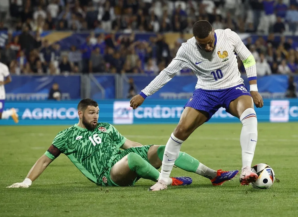 Mbappe có nhiều cơ hội để ghi bàn nhưng không tận dụng thành công. Ảnh: Reuters Đội tuyển Pháp