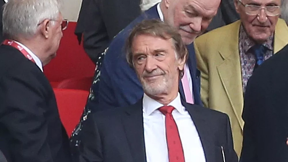 Nếu Sir Jim Ratcliffe đồng ý bỏ ra 70 triệu bảng mua Branthwaite, thì đó sẽ là vụ chuyển nhượng điên rồ của MU. ẢNH: GETTY chuyển nhượng điên rồ, manchester united