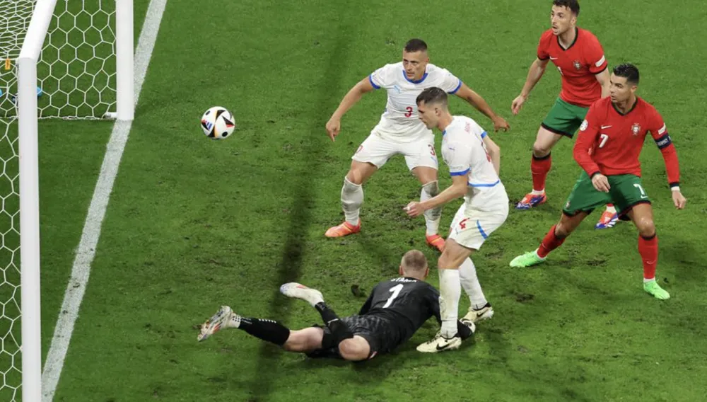 Hranac phản lưới nhà giúp Bồ Đào Nha gỡ hòa 1-1. ẢNH: GETTY czech-bo-dao-nha-euro-2024.png