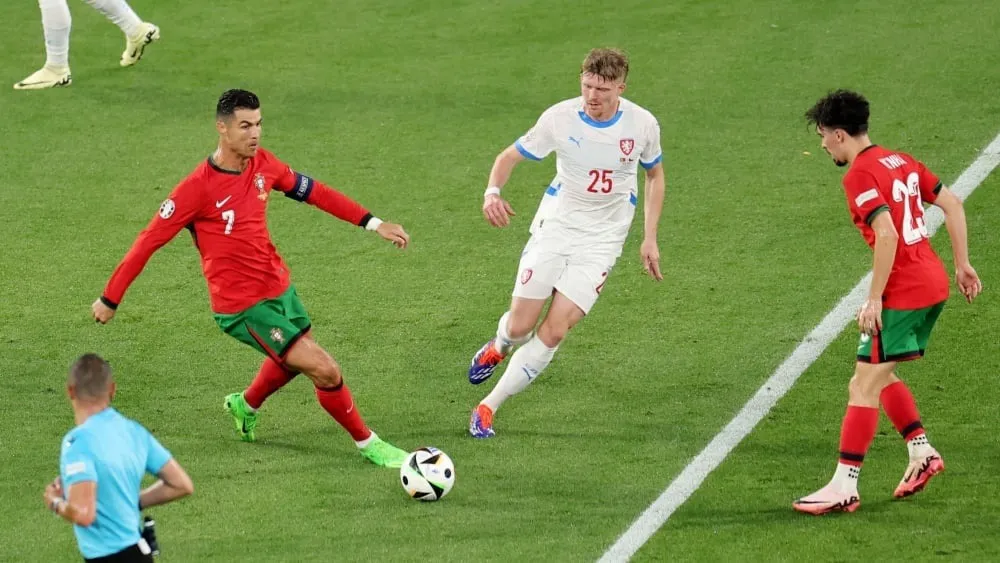 Ronaldo phung phí quá nhiều cơ hội do đồng đội tạo ra. Ảnh: Reuters IMG_9123.jpeg