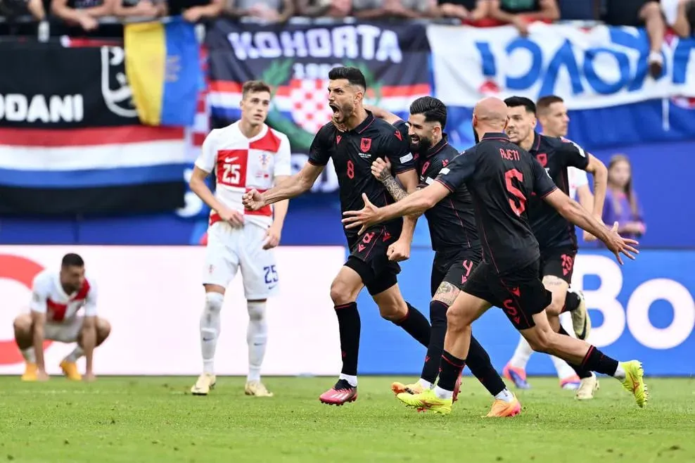 Đội tuyển Croatia tự đánh mất 3 điểm ở những phút cuối. Ảnh: Reuters Đội tuyển Croatia