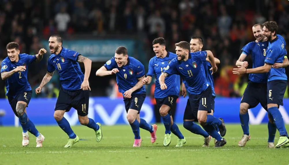 Ý ăn mừng chiến thắng trước Tây Ban Nha trong loạt sút luân lưu ở bán kết Euro 2020. ẢNH: GETTY euro-2024-y.png