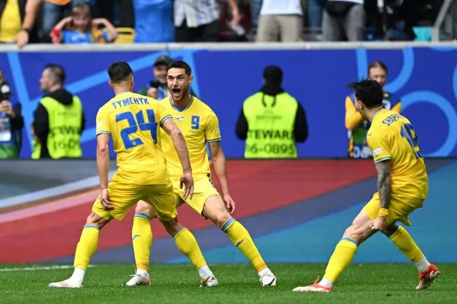Đội tuyển Ukraine thi đấu bùng nổ ở hiệp 2 khi lội ngược dòng ngoạn mục trước Slovakia. Ảnh: Reuters Doi-tuyen-ukraine-euro-2024.jpeg