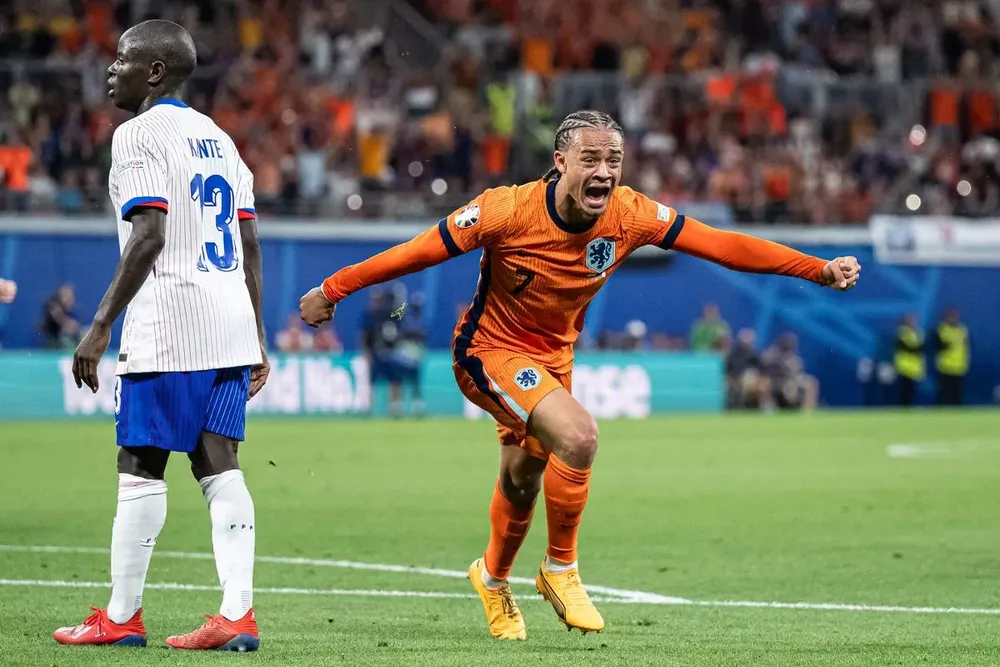 Simons ăn mừng bàn thắng hụt. ẢNH: GETTY tuyen-ha-lan-euro-2024.jpg