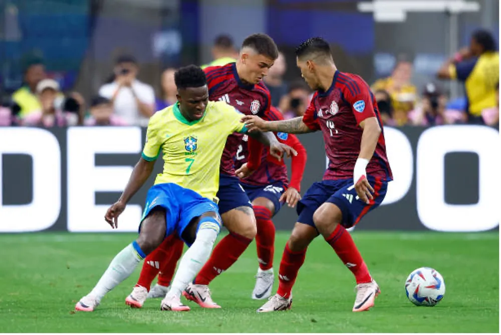 Vinicius mờ nhạt trong ngày tuyển Brazil gây thất vọng lớn. Ảnh: GETTY brazil-copa-america.jpg