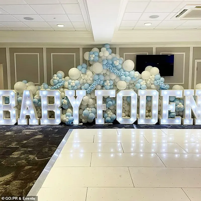 Vào tháng 4, Phil Foden tiết lộ một "Baby Foden" sắp ra đời. ẢNH: INSTAGRAM phil-foden.jpg