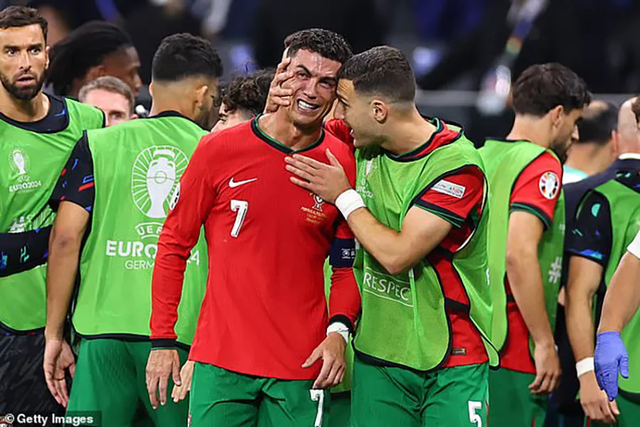 Ronaldo sẽ lại khóc chia tay kỳ Euro cuối cùng trong sự nghiệp? ẢNH: GETTY euro-2024-bo-dao-nha-ronaldo.jpg