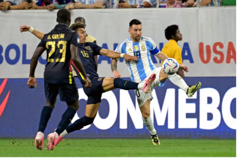 Messi đá hỏng luân lưu và tiếp tục cơn khát bàn thắng tại giải năm nay. Ảnh: GETTY Messi đá hỏng