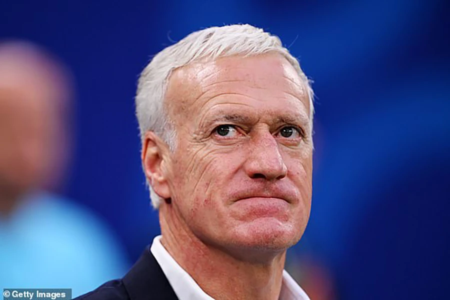 HLV Didier Deschamps sẽ thay đổi đội hình xuất phát của tuyển Pháp trong trận bán kết Euro 2024 với Tây Ban Nha. ẢNH: GETTY EURO-2024-PHAP-DESCHAMPS.jpg