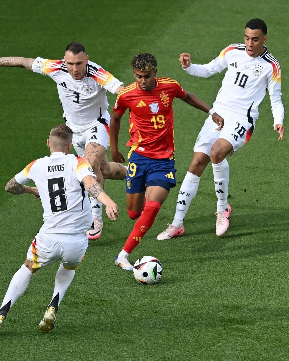 Đôi cánh Lamine Yamal và Nico Willams đang giúp tuyển Tây Ban Nha bay cao ở Euro 2024. Ảnh: Reuters euro 2024, Tây Ban Nha