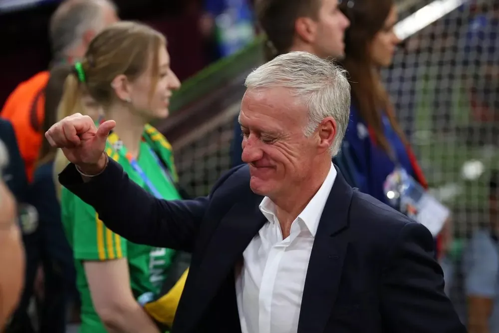Deschamps không thể giành cú đúp vô địch World Cup và Euro trên cả tư cách cầu thủ lẫn HLV. ẢNH: GETTY euro-2024-phap-deschamps.jpg