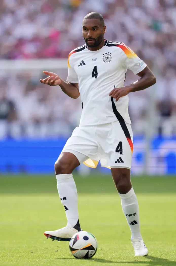 Jonathan Tah đang trong tầm ngắm của cả MU và Bayern Munich trên thị trường chuyển nhượng mùa hè. ẢNH: REX mu, thị trường chuyển nhượng mùa hè, Jonathan Tah