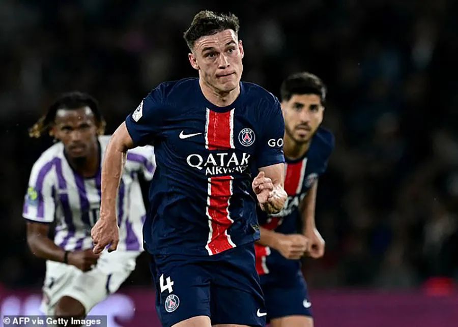 MU thống nhất điều khoản cá nhân,MU,manchester United,Ugarte