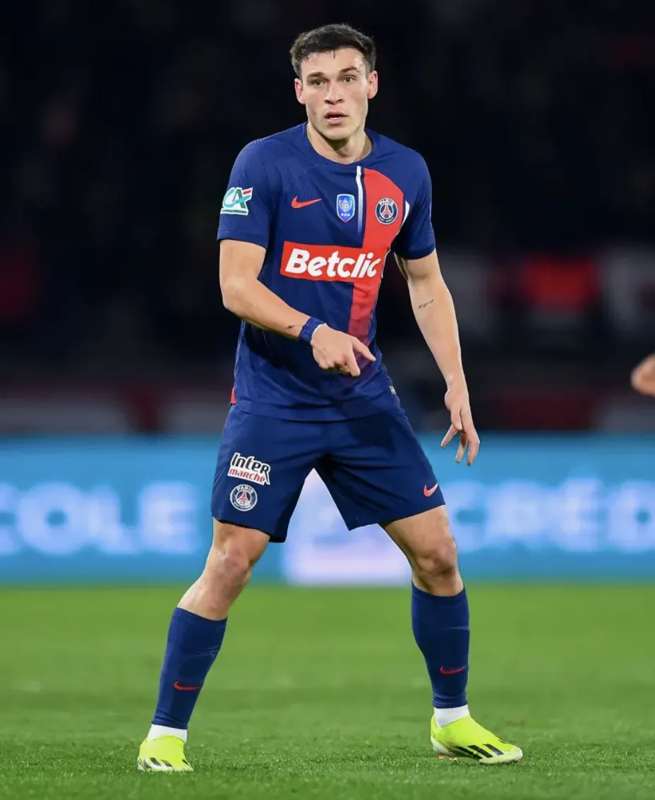 Ugarte là mục tiêu hàng đầu của Manchester United. ẢNH: GETTY ugarte-mu-psg.png