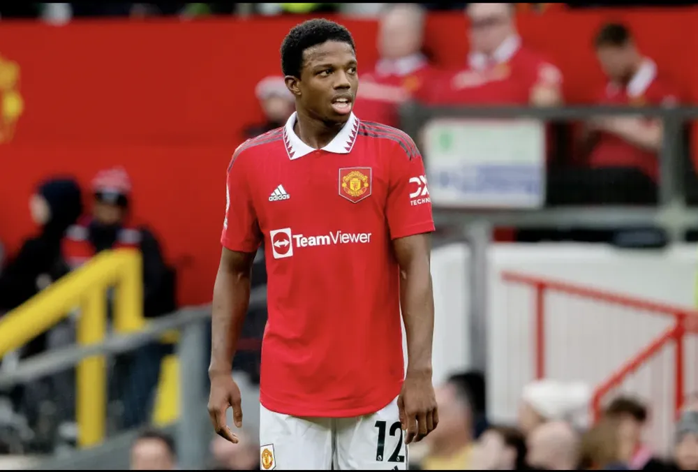 Malacia phải vào bệnh viện kiểm tra. ẢNH: GETTY manchester-united-malacia.png