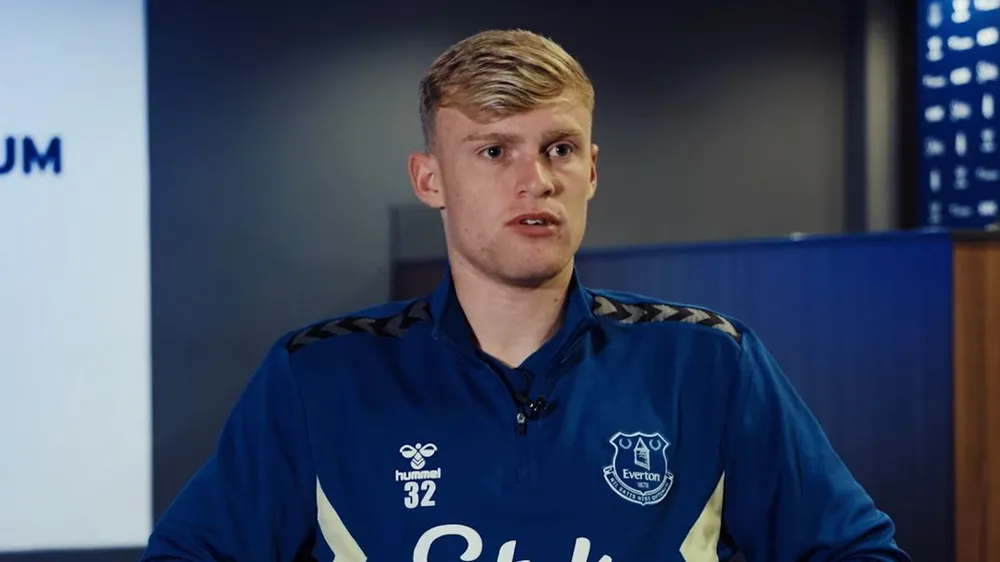 Branthwaite ép Everton trả cho anh mức lương bằng với lời đề nghị của MU. ẢNH: GETTY Branthwaite ép Everton,MU,Branthwaite, Everton