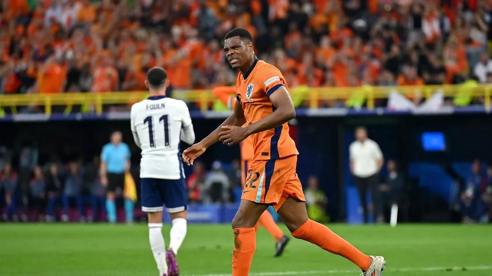 Denzel Dumfries có thể đến MU, còn Wan-Bissaka gia nhập Inter Milan theo chiều ngược lại. ẢNH: GETTY manchester-united-Dumfries.jpg