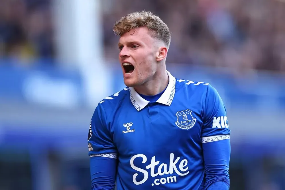 Branthwaite còn đến 3 năm hợp đồng với Everton. ẢNH: GETTY mu-everton-Branthwaite.jpg