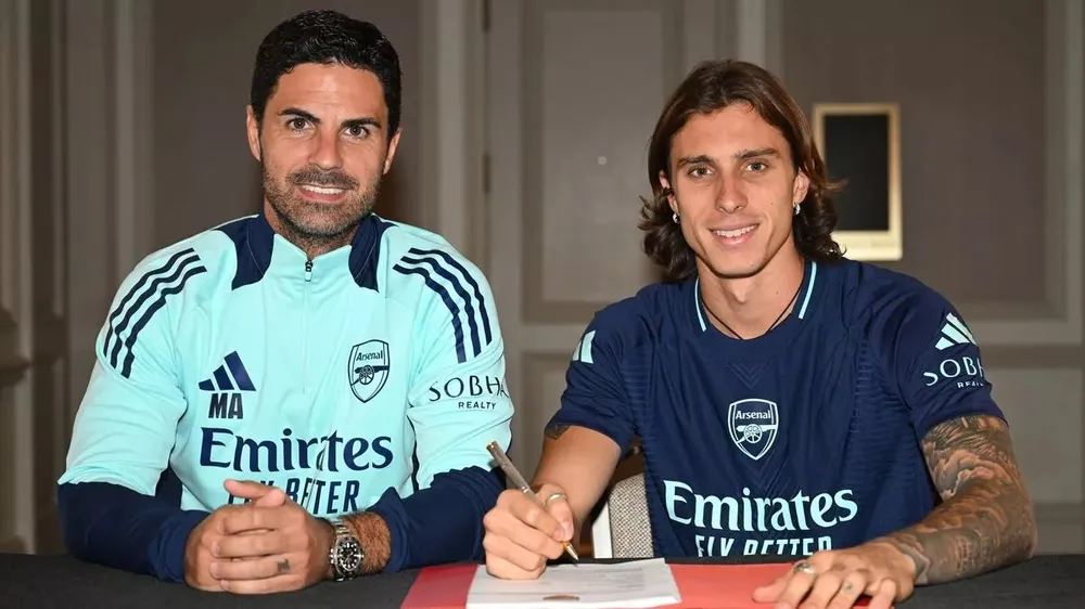 Arsenal công bố bản hợp đồng bom tấn đầu tiên,Arsenal,Calafiori,Arteta
