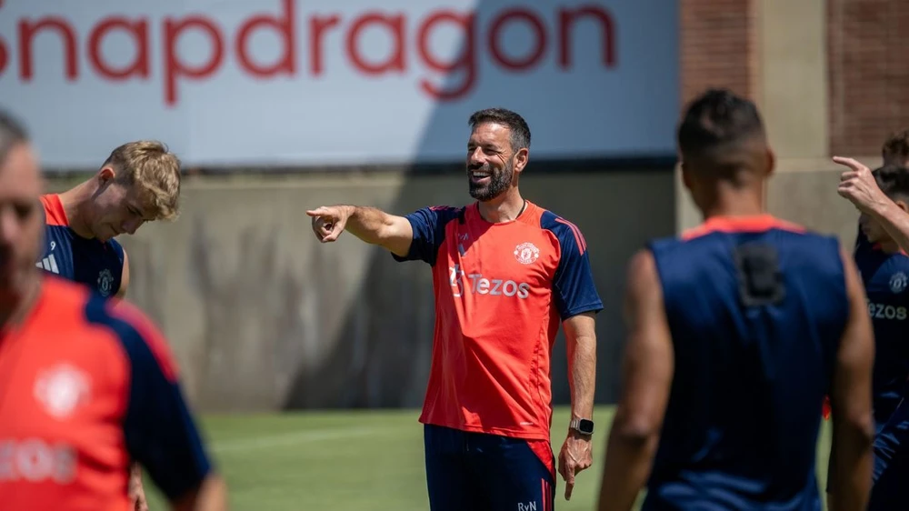 Van Nistelrooy đang thể hiện tầm quan trọng và ảnh hưởng cực lớn tại Manchester United. ẢNH: GETTY tầm quan trọng,Nistelrooy,MU