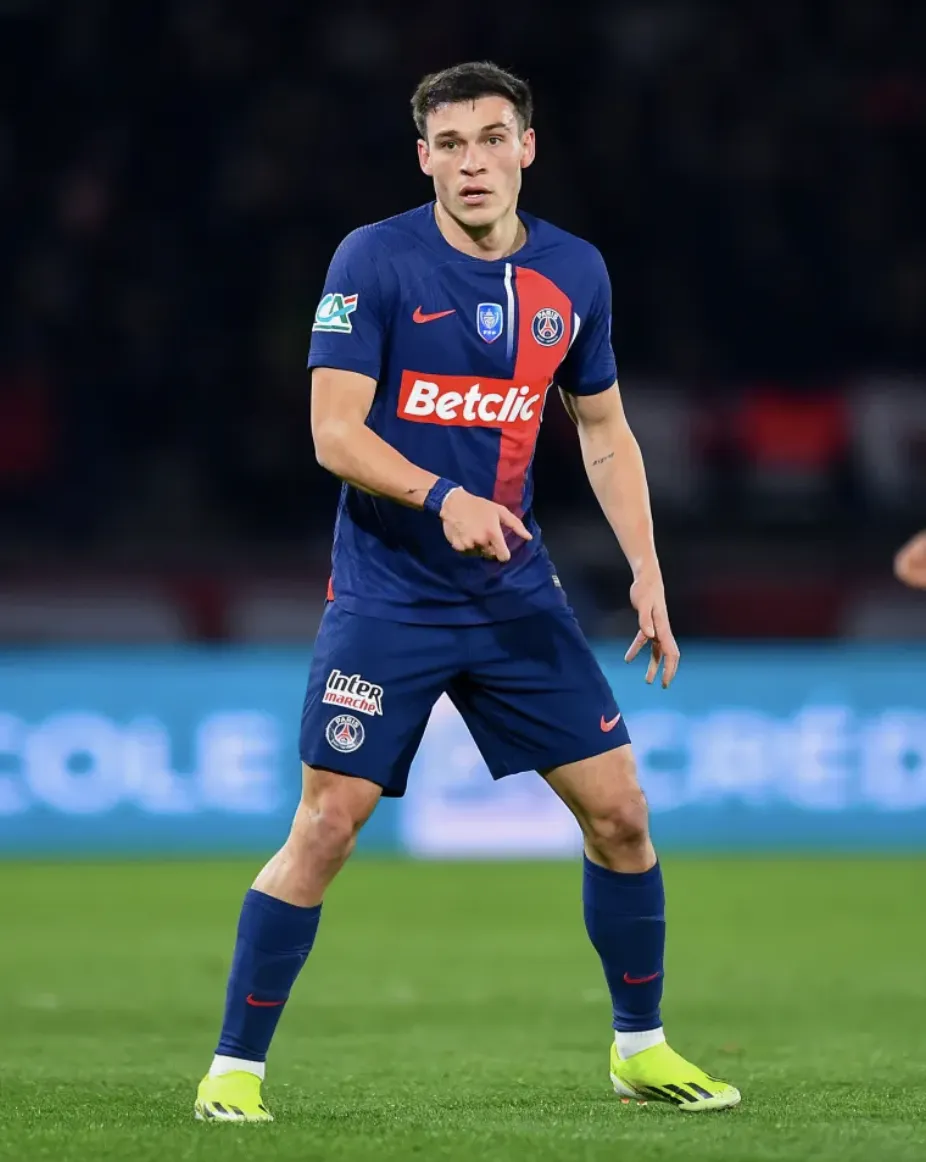 MU lập danh sách rút gọn 4 cầu thủ,MU,Ugarte