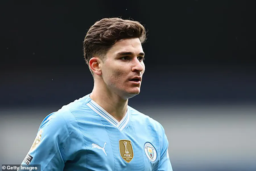 Nhà vô địch World Cup 2022 Alvarez tiến gần đến việc chia tay Man City. ẢNH: GETTY nhà vô địch World Cup,man City,Alvarez