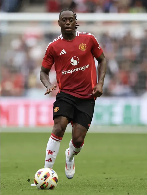 Wan-Bissaka yêu cầu MU bồi thường hàng triệu bảng Anh mới rời đi. ẢNH: GETTY Wan-Bissaka yêu cầu MU bồi thường,MU,WAN-BISSAKA