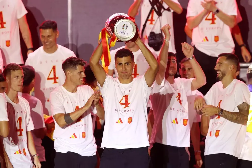 2 nhà vô địch Euro 2024 là Morata và Rodri bị cấm thi đấu cho tuyển Tây Ban Nha 1 trận. ẢNH: GETTY nhà vô địch Euro 2024