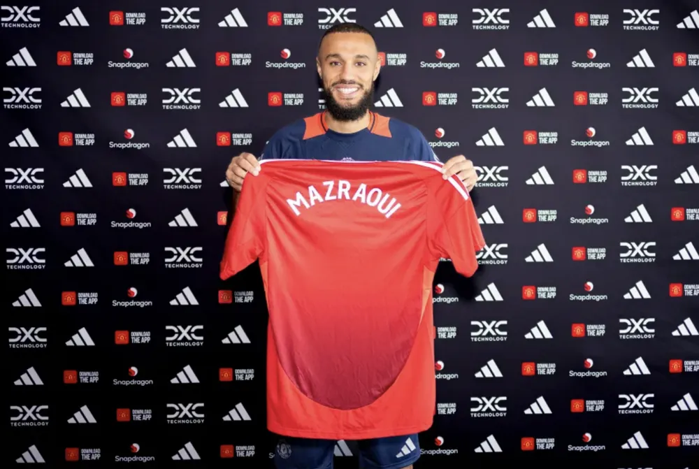 Tân binh Mazraoui gần như chắc chắn sẽ thay Luke Shaw đá hậu vệ cánh trái trong giai đoạn đầu mùa giải của MU. ẢNH: GETTY Mazraoui-manchester-united.png