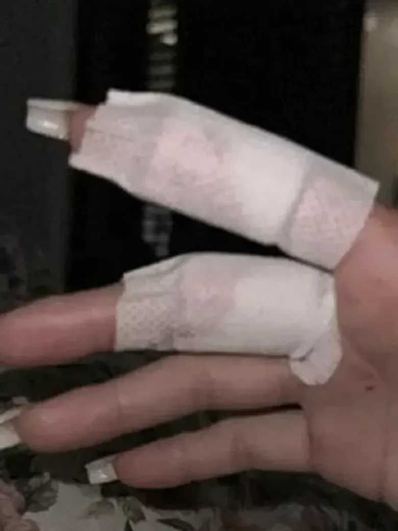 Gabriela đưa ra bằng chứng tố cáo Antony bạo hành mình. ẢNH: INSTAGRAM manchester-united-antony.png