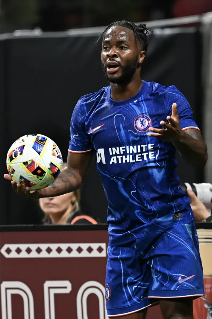 Chelsea mắc sai lầm ngớ ngẩn với chiếc áo số 7 của Sterling. ẢNH: GETTY Chelsea mắc sai lầm ngớ ngẩn,Chelsea,Sterling
