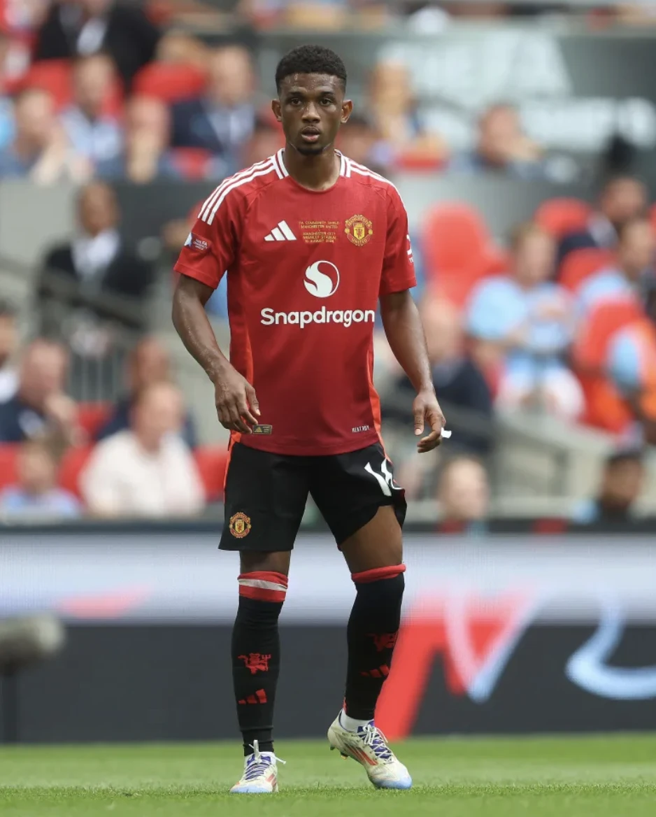 Mẹ của ngôi sao MU qua đời