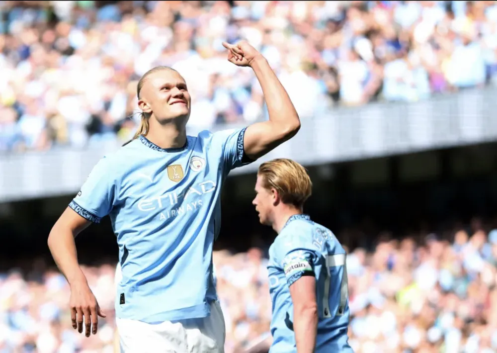 Haaland lập hat-trick và có 4 bàn sau 2 trận đầu mùa ở Premier League. ẢNH: REUTERS man-city-erling-haaland.png