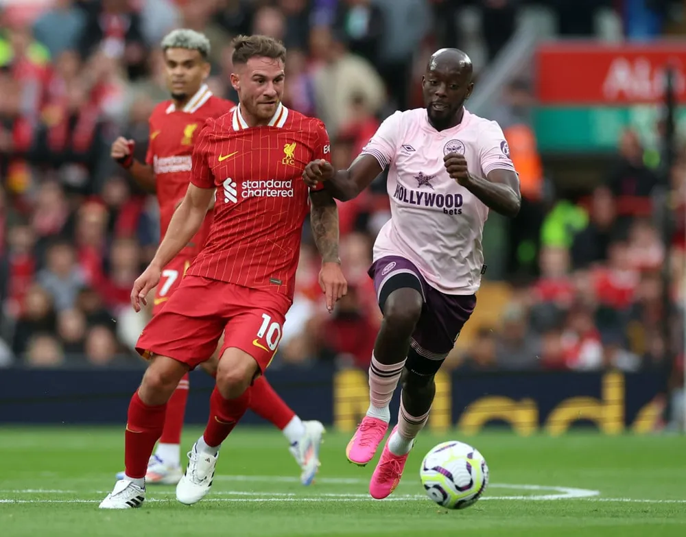 Brentford bế tắc trước lối chơi tấn công mạnh mẽ của Liverpool. Ảnh: Getty PREMIER-LEAGUE-LIVERPOOL.jpeg