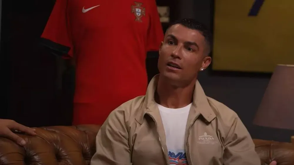 Ronaldo tiết lộ trên kênh YouTube của anh vừa lập kỷ lục có 50 triệu người theo dõi nhanh nhất lịch sử. ẢNH: UR CRISTIANO al-nassr-cristiano-ronaldo.jpg