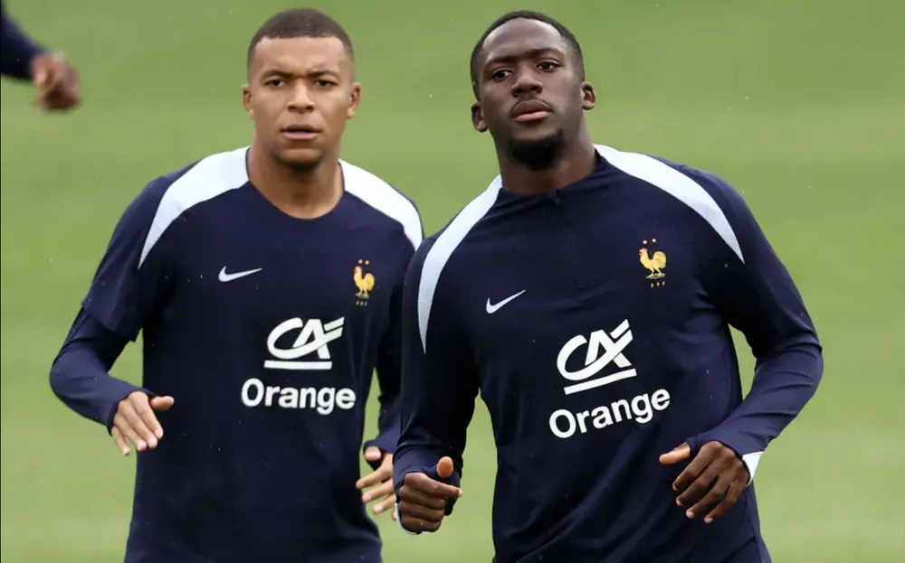 Mbappe tuyên bố không quan tâm đến phản ứng của fan Pháp mà anh chỉ muốn giúp đội tuyển giành chiến thắng. ẢNH: AFP Mbappe tuyên bố không quan tâm