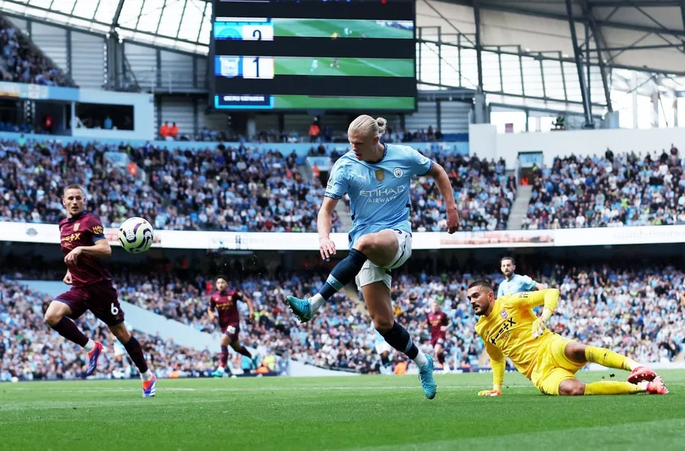 Haaland đang có phong độ ghi bàn ấn tượng với 2 cú hat-trick liên tiếp. Ảnh: Getty IMG_9805.jpeg
