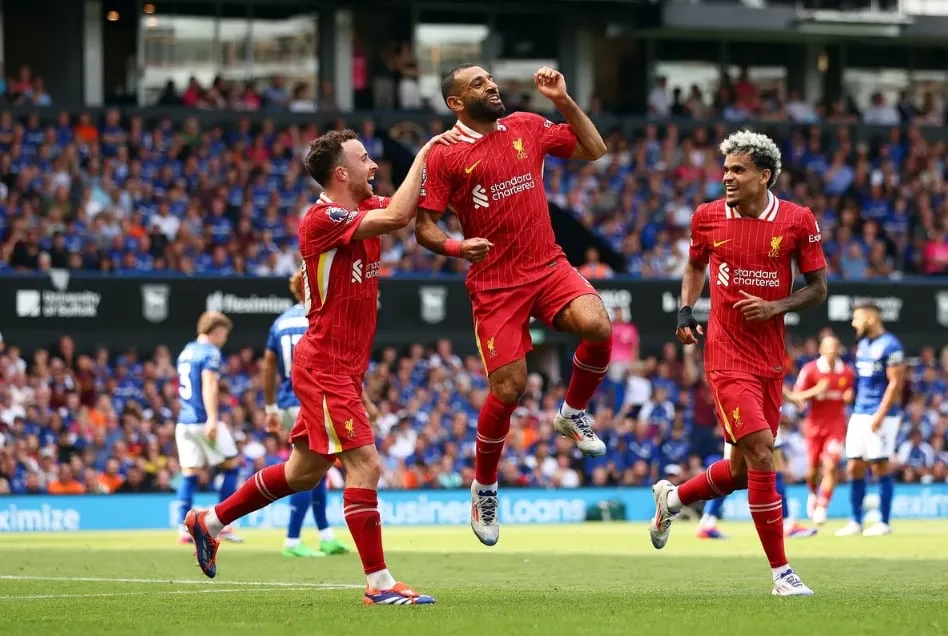 Bộ 3 Salah – Jota – Diaz đang đạt phong độ cao trên hàng công, có thể giúp Liverpool nối dài mạch trận thắng. Ảnh: Getty nối dài mạch trận thắng